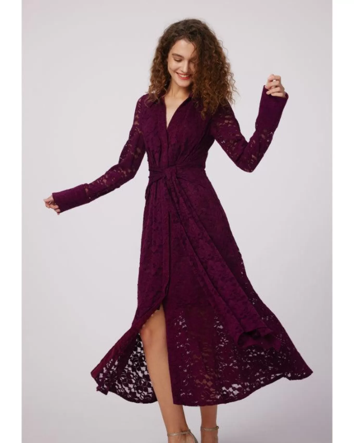 diane_von_furstenberg_regent_lace_midi_dress_5.webp Regent Lace Midi Dress<Diane Von Furstenberg Outlet