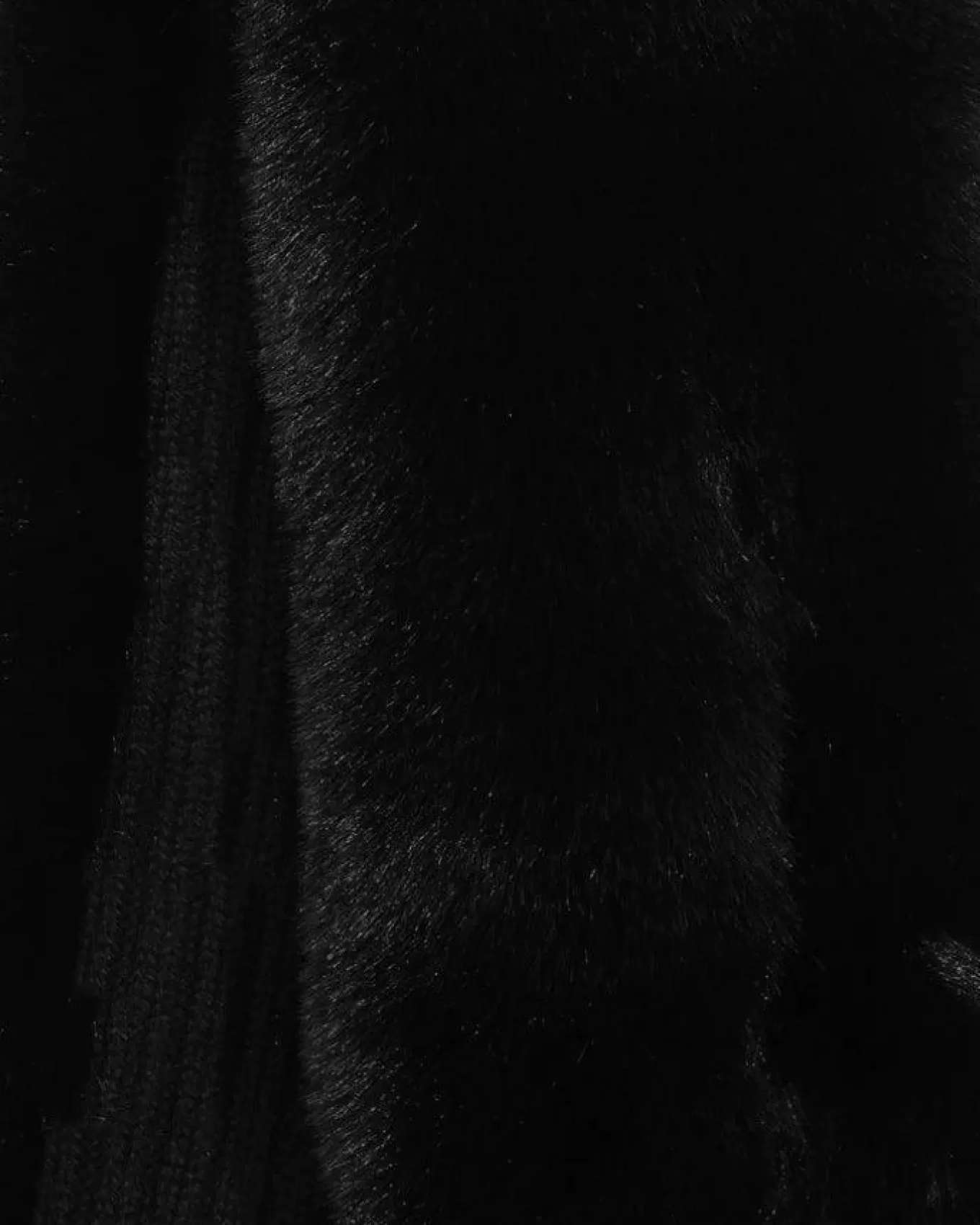 faux_fur_pull_through_scarf_2.webp Faux Fur Pull Through Scarf<Echo Outlet