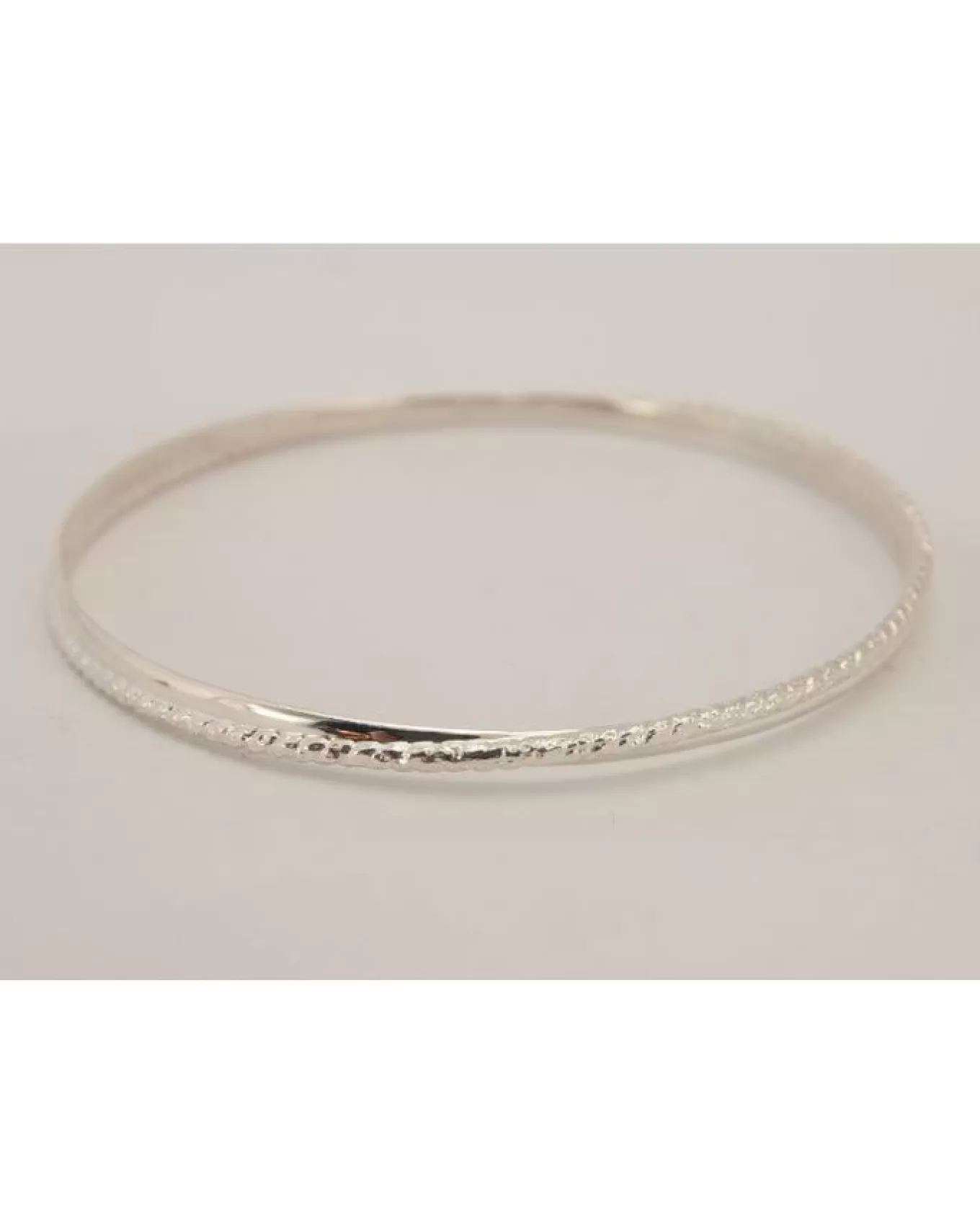 karyn_chopik_silver_grecian_twist_bangle_2.webp Silver Grecian Twist Bangle<Karyn Chopik New