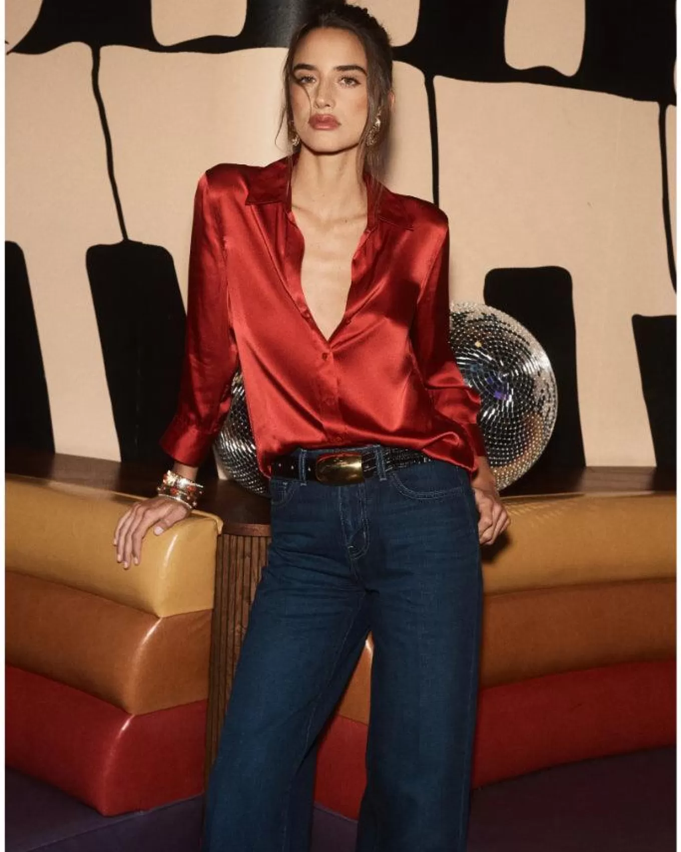 lagence_dani__sleeve_blouse_5.webp Dani 3/4 Sleeve Blouse<L'Agence Hot