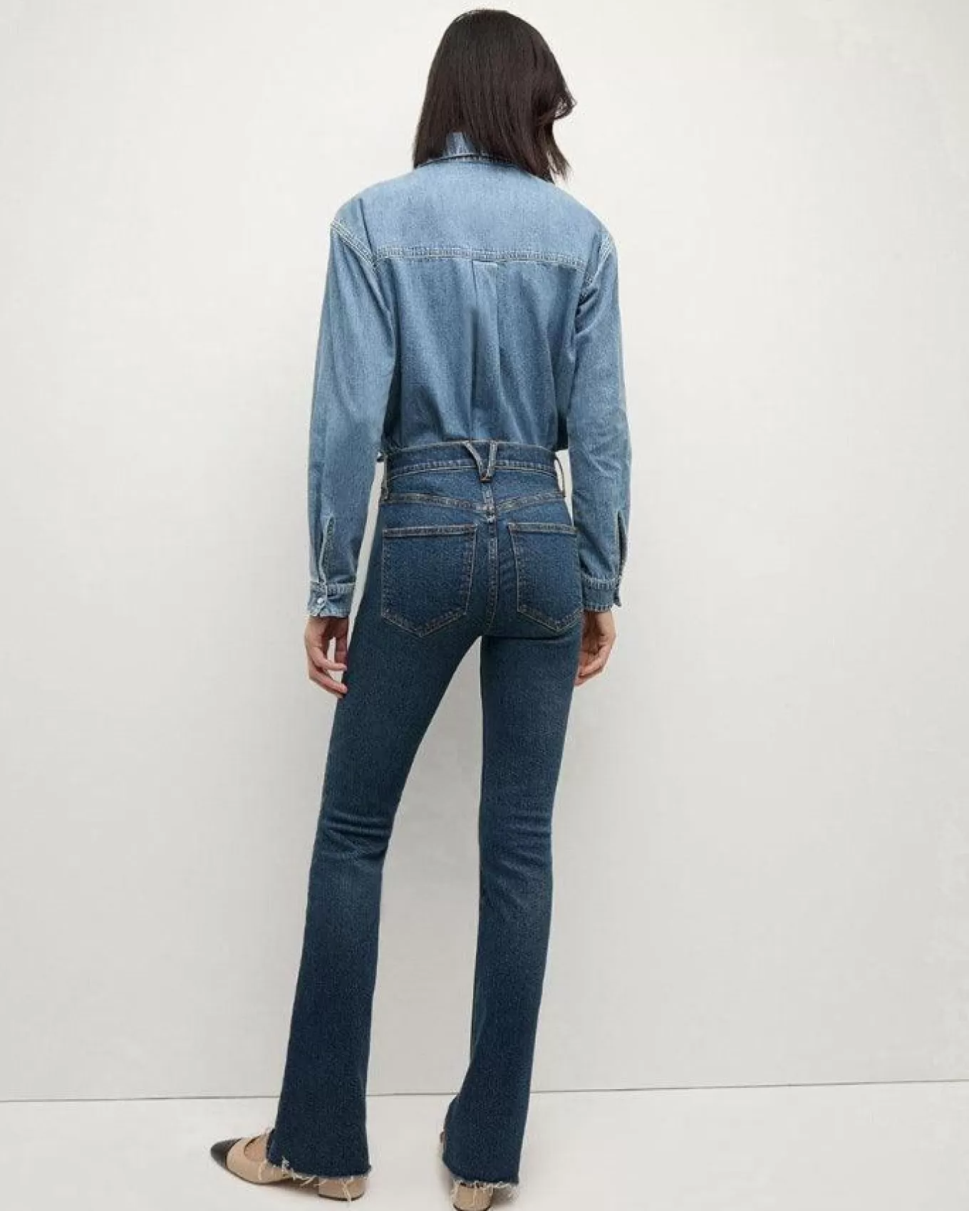 veronica_beard_cameron_bootcut_jean_2.webp Cameron Bootcut Jean<Veronica Beard Clearance